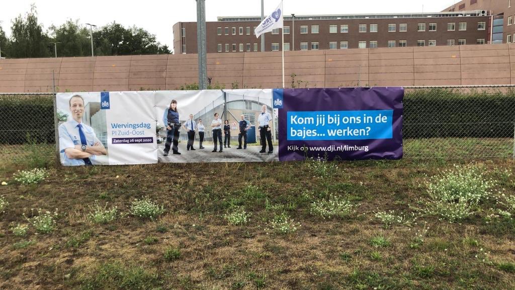 PIZuidOost's tweet photo. Wil jij werken in een omgeving die boeiend en uitdagend is en voor velen onbekend is? Kom dan naar onze wervingsdag op 26 september as. We hebben diverse vacatures. Kijk op https://t.co/kU1OZ6AcXY PI Zuid-Oost boeit! https://t.co/hMX7fH4Lux