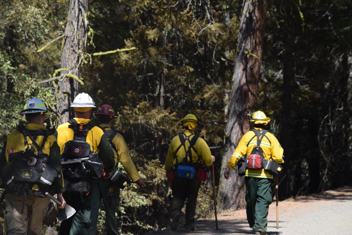 ORDeptForestry's tweet photo. Firefighters already strained from the many wildfires in August are bracing for a possible new wave this Labor Day weekend. They are asking you to be mindful of the high to extreme fire danger if you plan to head to a recreation site in Oregon. https://t.co/RyR9kbWcBV