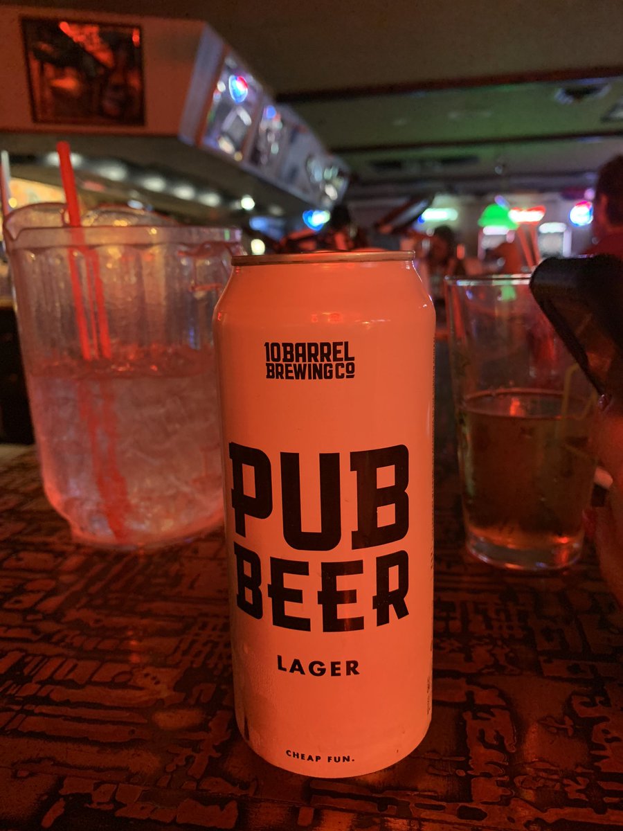 SFL_Fleet's tweet photo. @10BarrelBrewing  we are a local football team that plays in the @simulationfl looking for Sponsors. I know the owner of the team drinks your Pub beer.  Let’s sit down and talk.   #SupportLocalBusinesses  #portland #eSports #sponsors https://t.co/In5toxtOCG