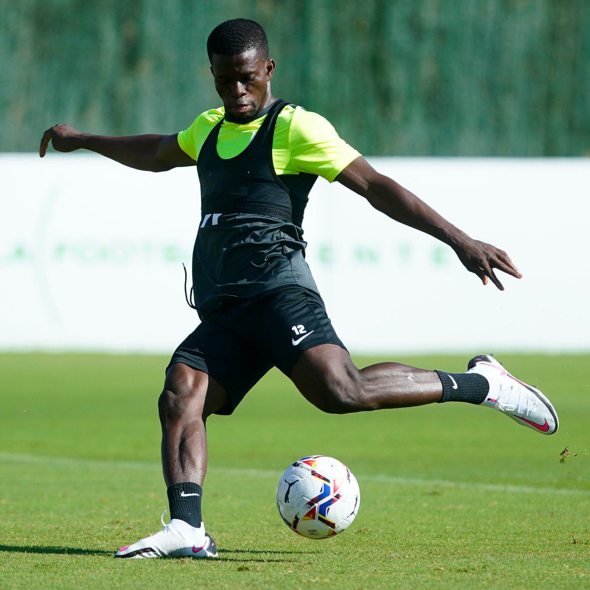 GranadaCF's tweet photo. 💥⚽️💥⚽️💥⚽️💥
#PretemporadaGCF🔴⚪️ https://t.co/DRVvvGiip5