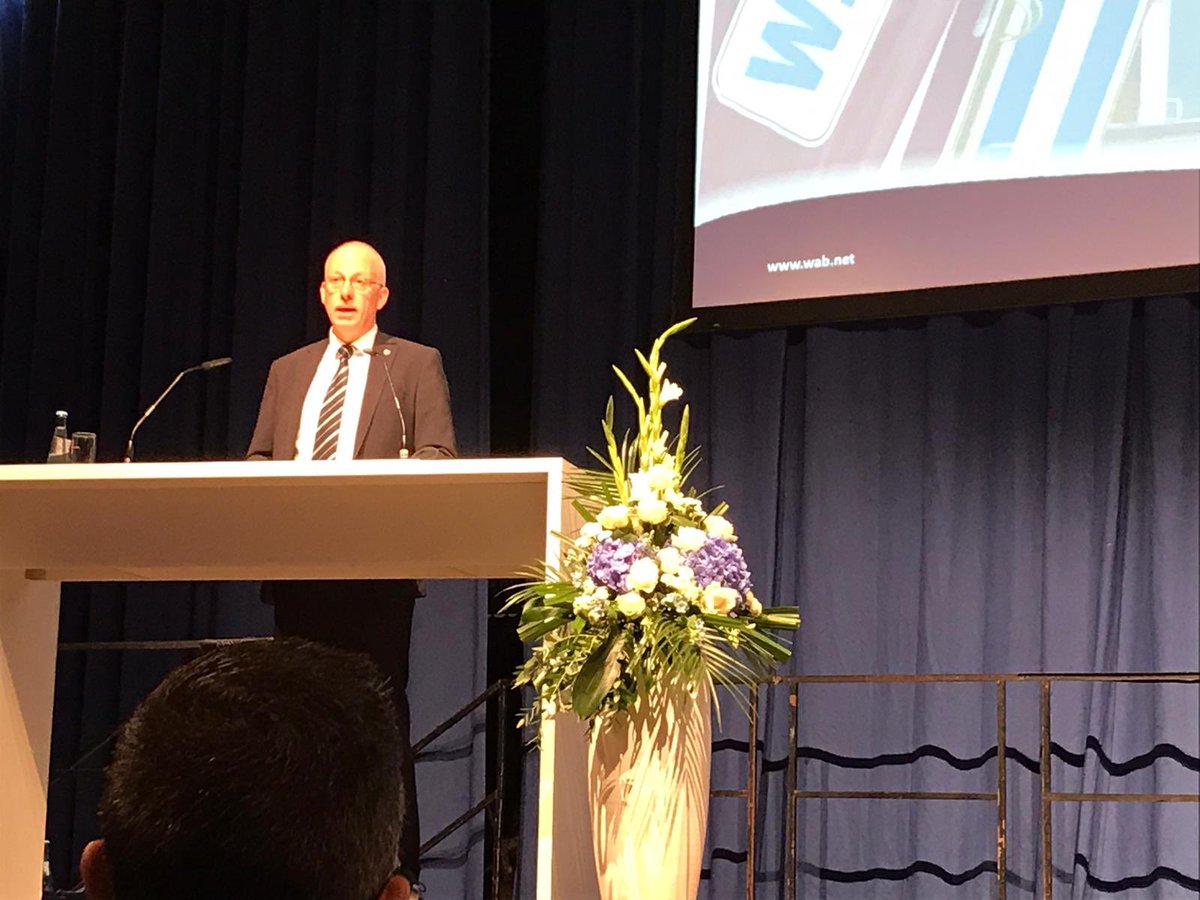 RafeCourageFCDO's tweet photo. Ein ereignisreicher 1. Tag auf der #WINDFORCE2020 geht zu Ende. Dank an @WABWindnetwork, alle Redner &amp; Gäste. Für mich ist #Offshorewind ein herausragendes Beispiel, wie 🇬🇧+🇩🇪 zusammen den Weg in eine bessere Zukunft, zu #NetZero bis 2050, gehen können.#Freundship #GreenRecovery https://t.co/urmxiT75YX