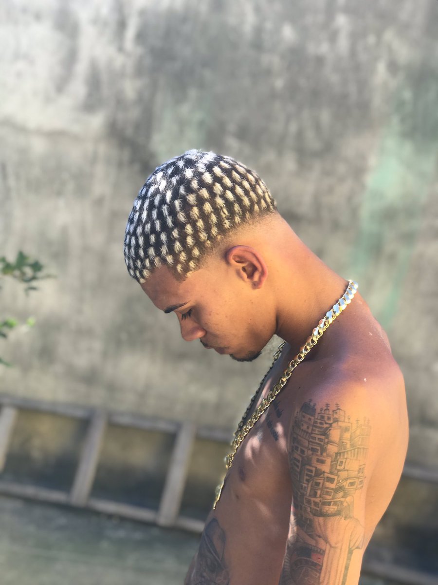 jdoscortes's tweet photo. Eai tropa oq vcs acharam na régua que eu lancei no Mec PH ?📐🤮
@mcphofc https://t.co/0VEVxwW0et
