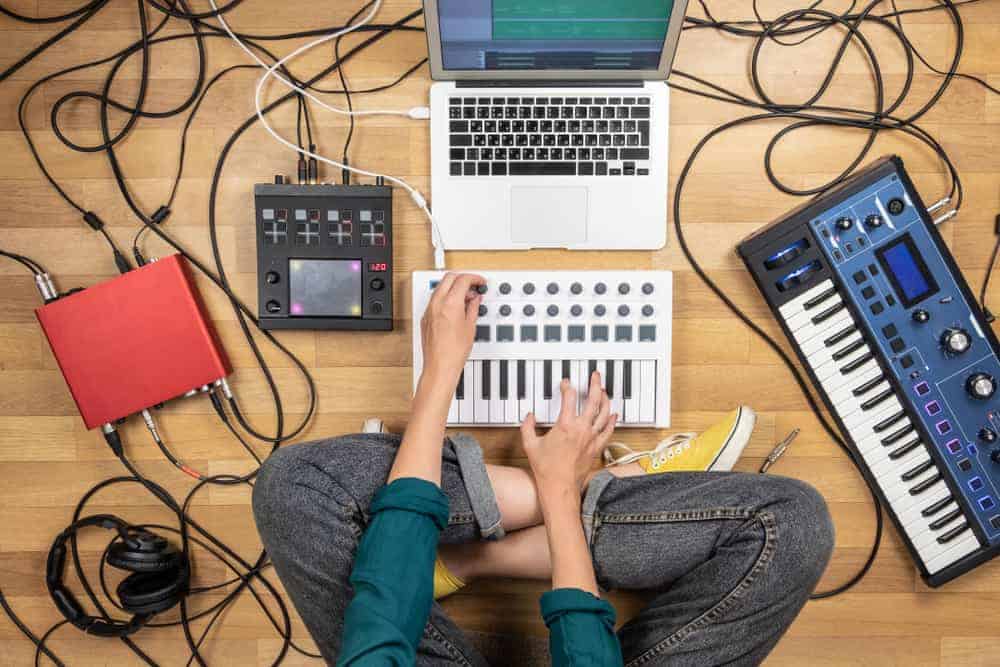 MGGalwaycity's tweet photo. Music Production is addictive because it's so fun! & it's also hugely beneficial for anyone studying #juniorcertmusic or #leavingcertmusic to learn to create music electronically. Sign up here for our Thursday classes in Wellpark here → https://t.co/bTxzanAbiZ #makingmusicmakers https://t.co/N5WfVwUCi1