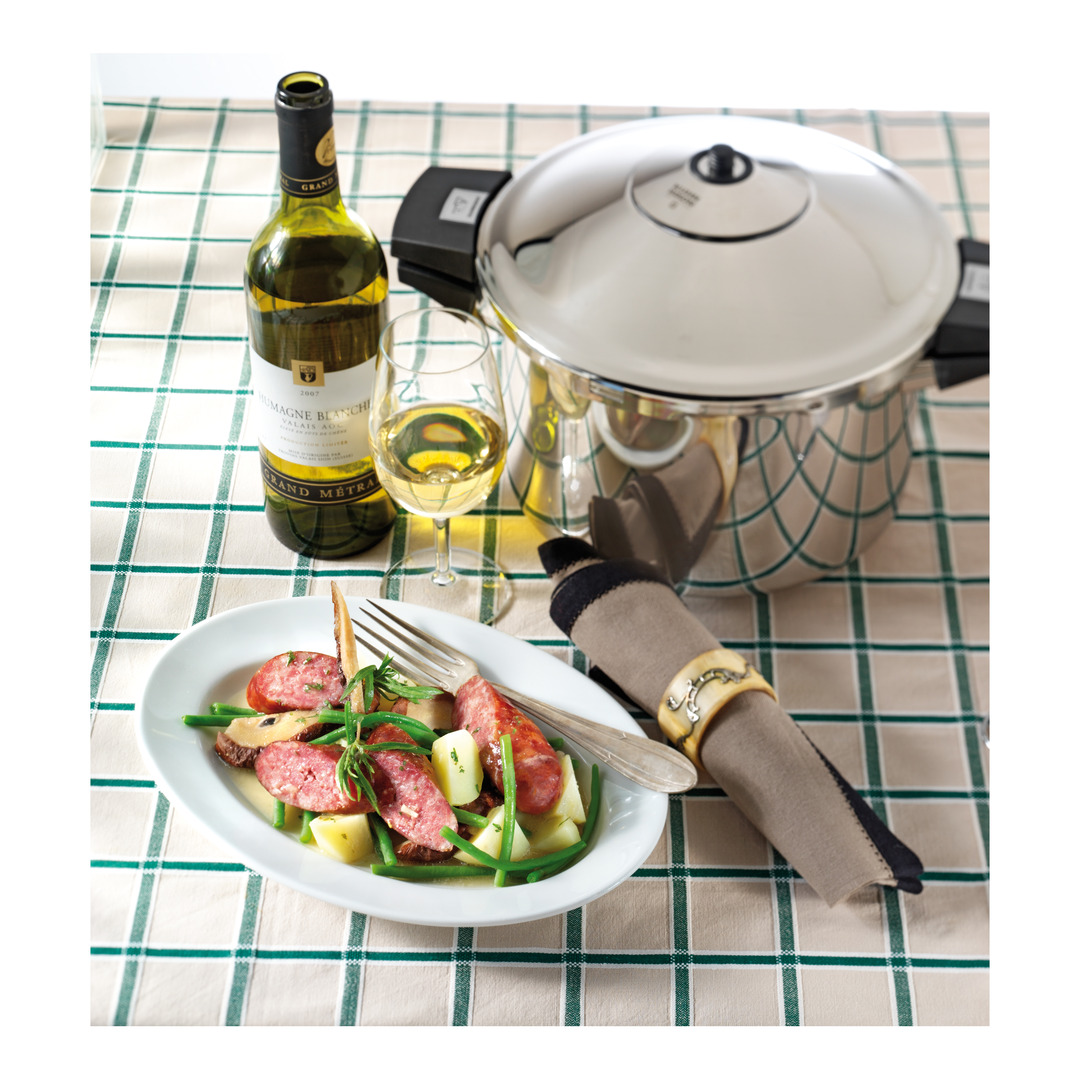 Save time on homecooked meals, our Duromatic pressure cooker cooks in 1/3 of standard cooking time #pressurecooker #kuhnrikon #pressurecooker #savetime