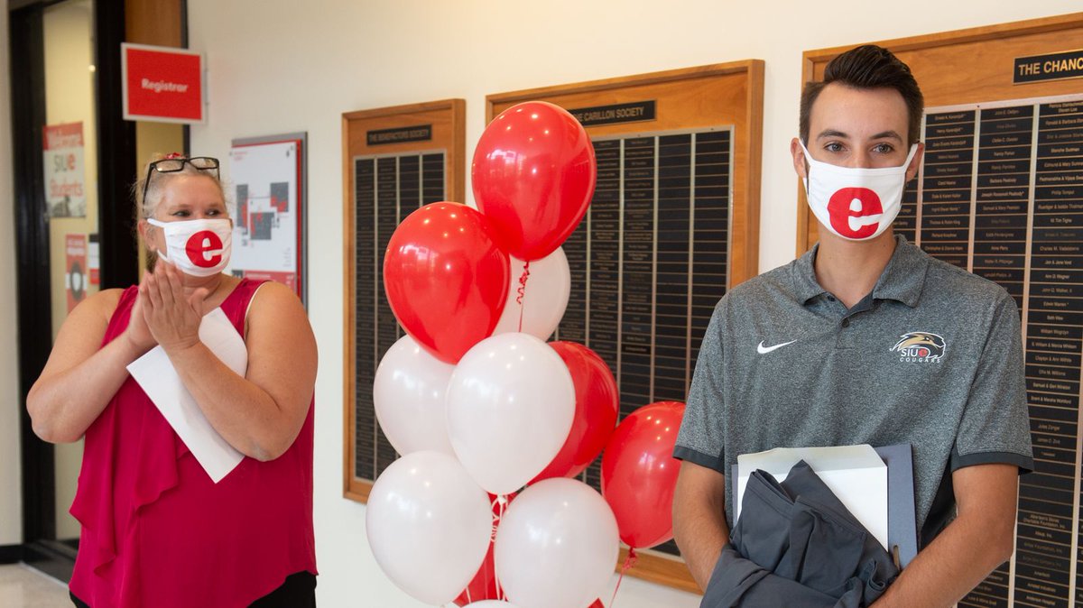SIUE's tweet photo. #SIUE’s 2020 Student Employee of the Year is Jason Pappas, executive board tour ambassador in the Office of Admissions. Congratulations, Jason! #SIUEproud
https://t.co/r7sCyf6RZT https://t.co/5mkrZzW4qA