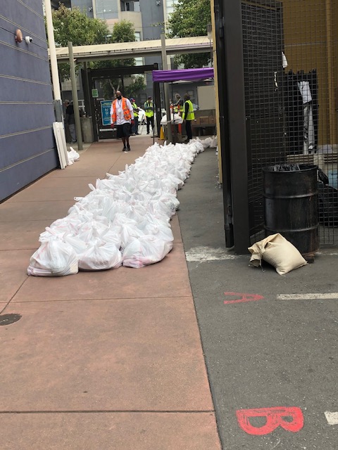 SFFDNERT's tweet photo. NERT #volunteers answered the call this morning when they learned this @SFMFoodBank pop-up site did not have help! NERTs active 6 days/week since March. Thank you🙌🏾
@ListosCA @CalVolunteers @LondonBreed @SFFDPIO #CERT #CaliforniaForAll https://t.co/eHKm5jkwSg