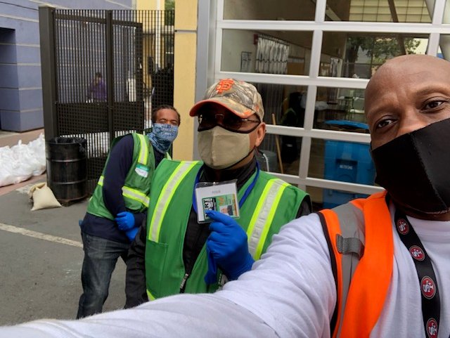 SFFDNERT's tweet photo. NERT #volunteers answered the call this morning when they learned this @SFMFoodBank pop-up site did not have help! NERTs active 6 days/week since March. Thank you🙌🏾
@ListosCA @CalVolunteers @LondonBreed @SFFDPIO #CERT #CaliforniaForAll https://t.co/eHKm5jkwSg