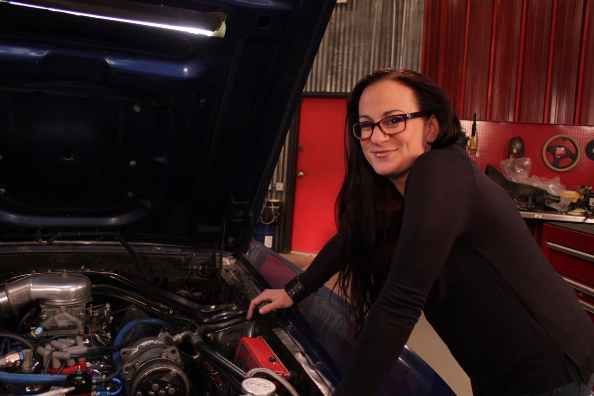 MMFFmagazine's tweet photo. Binge all of your favorite episodes of All Girls Garage NOW on the MotorTrend App >> https://t.co/IgweiWFMy5 https://t.co/qJR24eEzhn