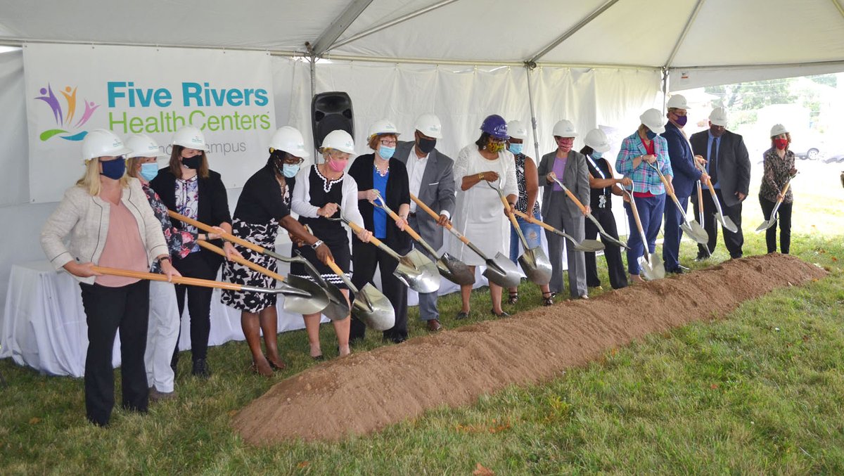 HplexSolutions's tweet photo. Yesterday the Five Rivers Health Centers Edgemont Campus broke ground! This new Dayton facility will be a consolidation of all Five Rivers locations, and will provide a one-stop-shop experience for patients. Learn more here: https://t.co/Oxd0ulmBLM Skanska
#hplex #fiverivers https://t.co/Gz4OvMsVSA
