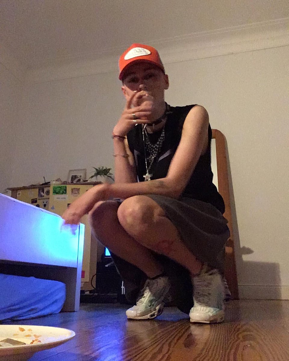 back0ncrack's tweet photo. it’s britney bitch🇦🇱🙈🦶🏽 https://t.co/LloRf5sno4