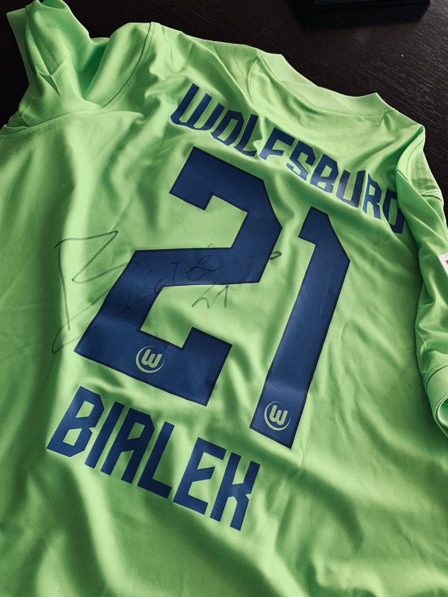 michaelernst's tweet photo. Dziękuję @VfL_Wolfsburg &amp; #Bialek 🇵🇱🐺💚 #vflwolfsburg #wolfsburg https://t.co/zUG85z7gbZ