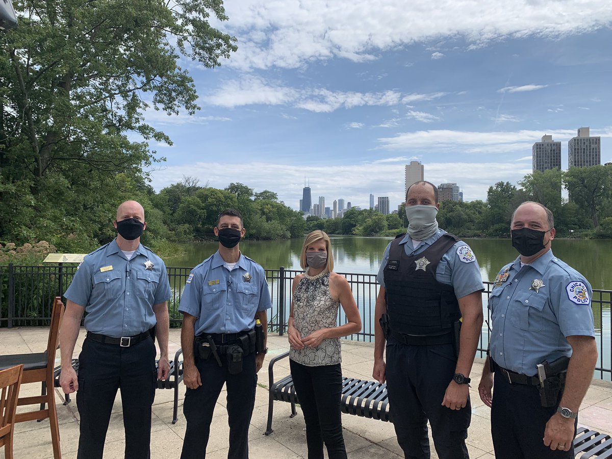 Chicago_Police's tweet image. Tune into the @TODAYshow tomorrow morning to see how our Officers are connecting with the community we serve.
In the summer of 2019, @ManleyHS alums invited Officers to train together as a team and race in the #ChicagoSprints. This unique story has been featured in @AMBTfilm.