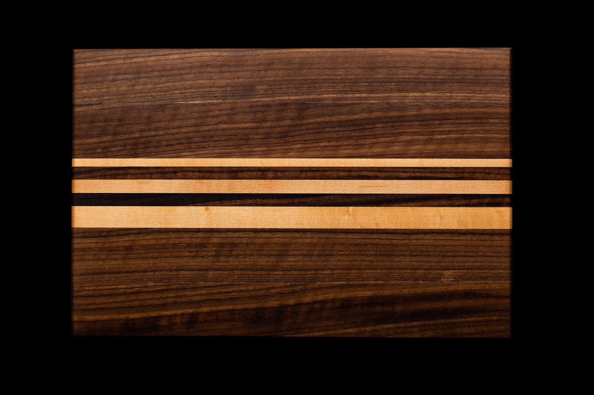 Scoppa_Cabana's tweet photo. This stunning walnut and maple edge grain cutting board is now available on our website!
https://t.co/gw8xpxKOQc
#woodworking #cuttingboard #edgegraincuttingboard #maple #walnut #kitchen #chopping #foodsafe #globalknives #vedgetables #garden #food #nikonphotography https://t.co/4yDtB4Wy4O