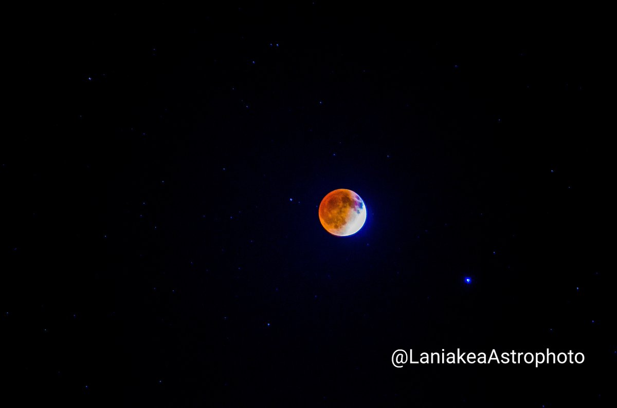 Laniakea_Astro's tweet photo. Red moon photo from some years ago! With many beautiful stars 🌌
---
#redmoon #bloodmoon #moon #red #stars #universe #sky #nightsky #redmooncycle #astrophotography #astrophoto #astronomy #photography https://t.co/3E4U2HsPhC