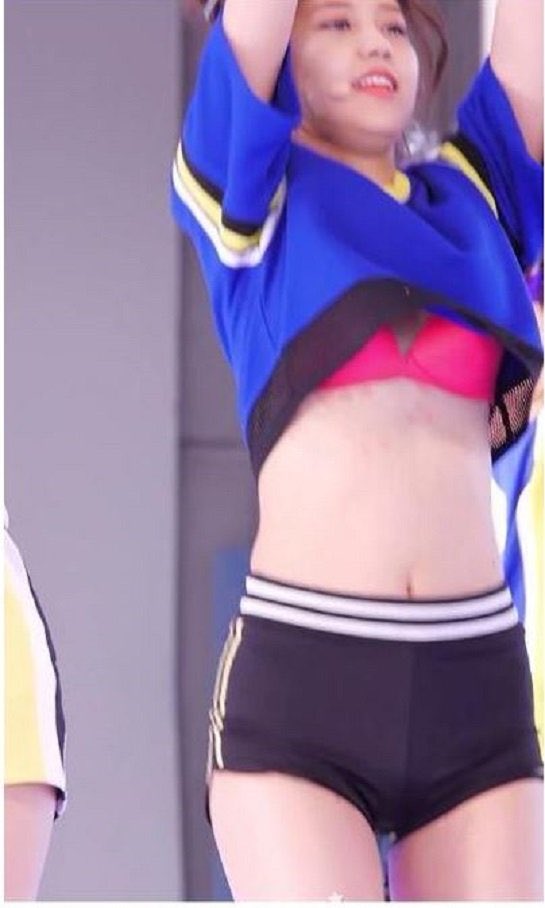 SecretlyCruel1's tweet photo. Hyejeong - bra ( I already said this but she's still the fucking baddest) https://t.co/gE3GX0JrFw