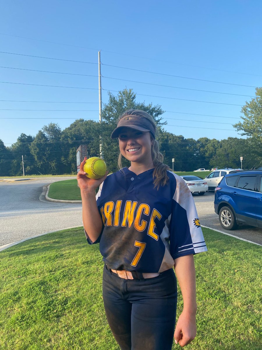 kam_caldwell1's tweet photo. Third dinger of my senior season! #goprince https://t.co/2gim7rIono