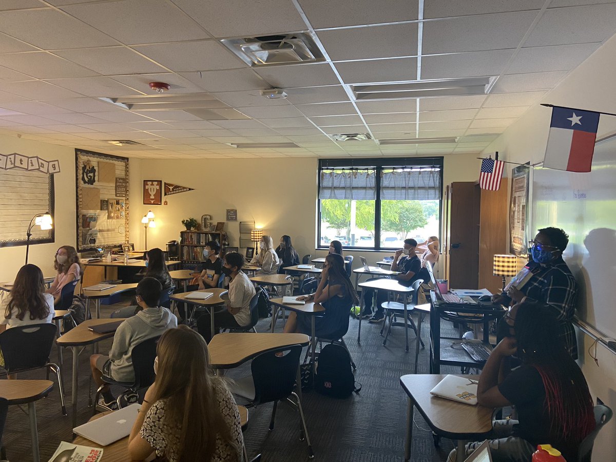 kaarmbruster14's tweet photo. While the first day with students was different for all of us, @MrsGteachesELAR looked like a pro with her hybrid learners. @MHSLions #firstdayofschoolagain https://t.co/zFIRaGjbX0