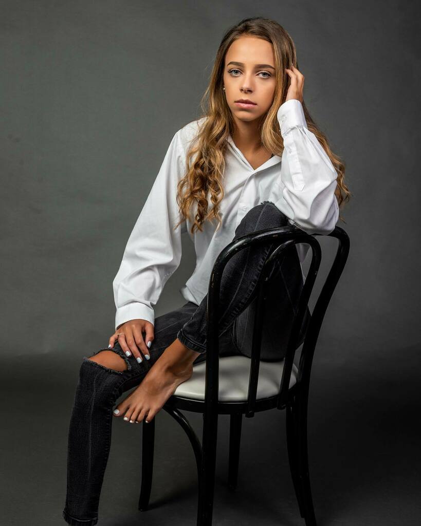 GDPhoto502's tweet photo. White shirt
Model: @rachell_reneee 
📸: @grangerck 
.
.

#studiophotography #studioportrait #studiowork #kyphotographer #kymodel #kyboudoirmodel #kyphotography #lifestyle #lifestylemodel #louisvillephotography #portraitphotography #portrait #portraits… https://t.co/ZsNRLNnF0V https://t.co/yMoDWkPIrJ