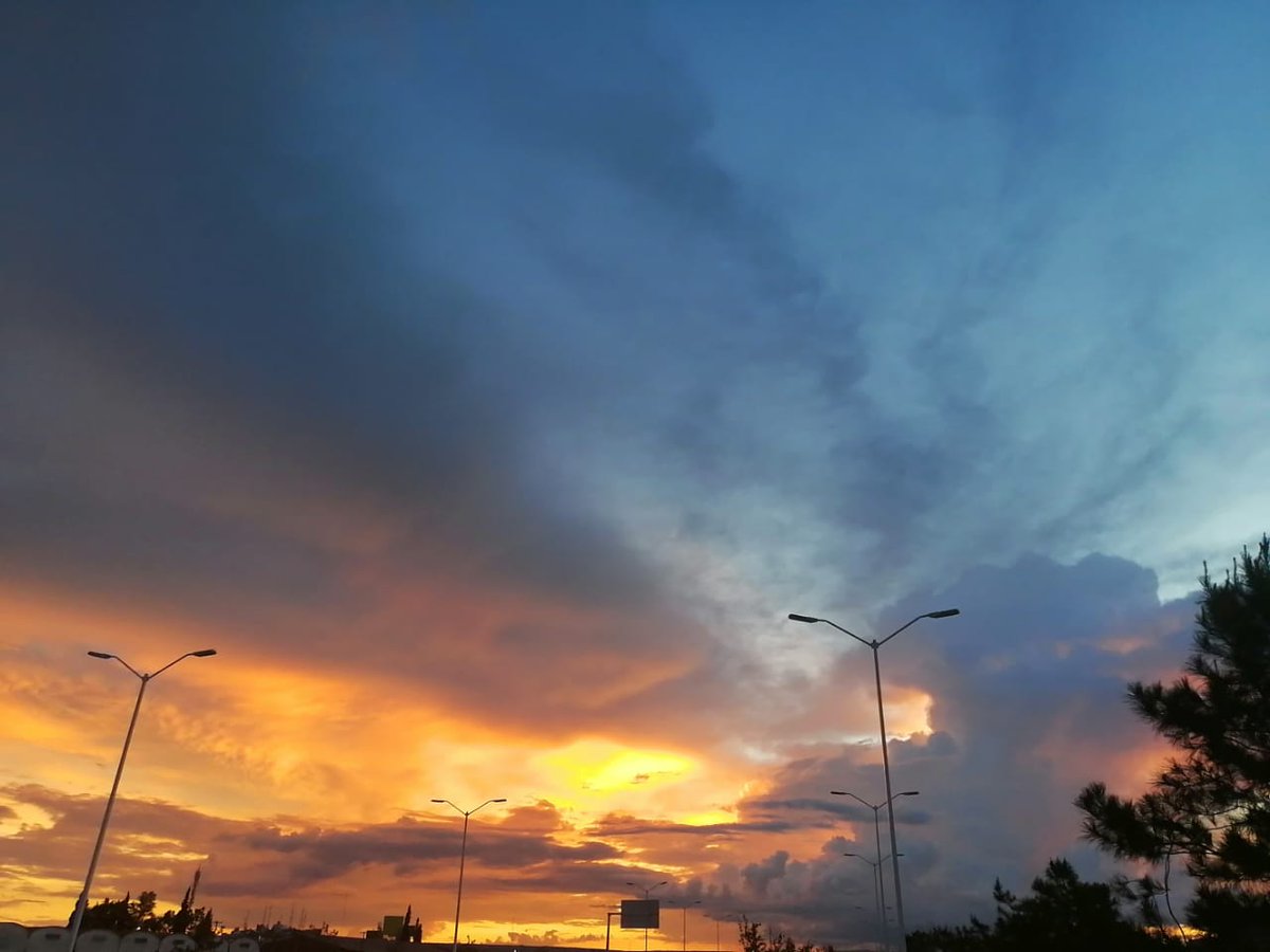 LAURA050911's tweet photo. Hermoso Atardecer
#MiDurango https://t.co/qsxKofelrT