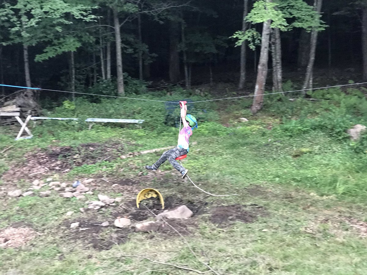 Heather4amazon's tweet photo. #BestParentEver goes to this bad Bedge who got the zip line put up today https://t.co/1FpbokqjuD