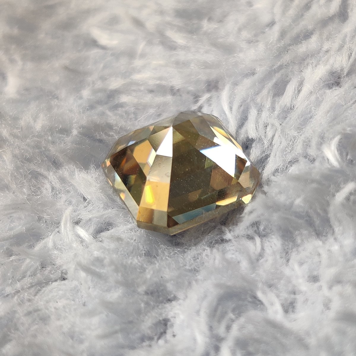 JewelsNaari's tweet photo. #LooseWomen 
#diamond
#Jewe
#Ring
#RingTheBell 
#pendan
#Gems
#gemstone
#gemstonejewelry 
#earrings 
#jewelrylovers 
#jewelrytrends #jewelrydesign #ringcentral #jewels #jewelryaddict #diamondzipaiday #Diamondbacks https://t.co/lBkO2yOJBb