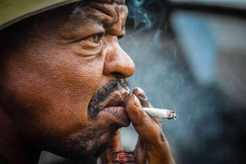 Bra_Lebo's tweet photo. @ThuthukaMthemb Learn to leave the camera at home when helping the poor https://t.co/QNC8KgtNsf
