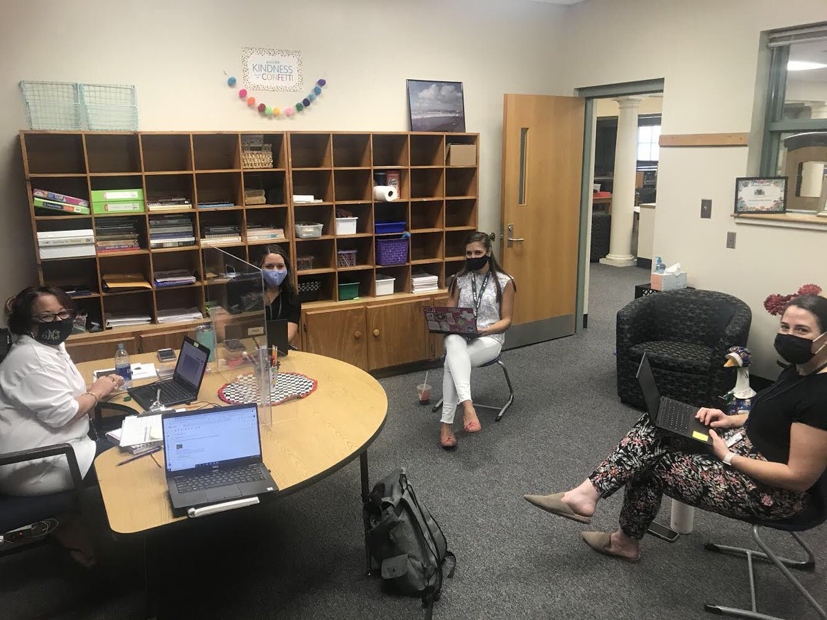 Dr. Amber J Sainz tweet media