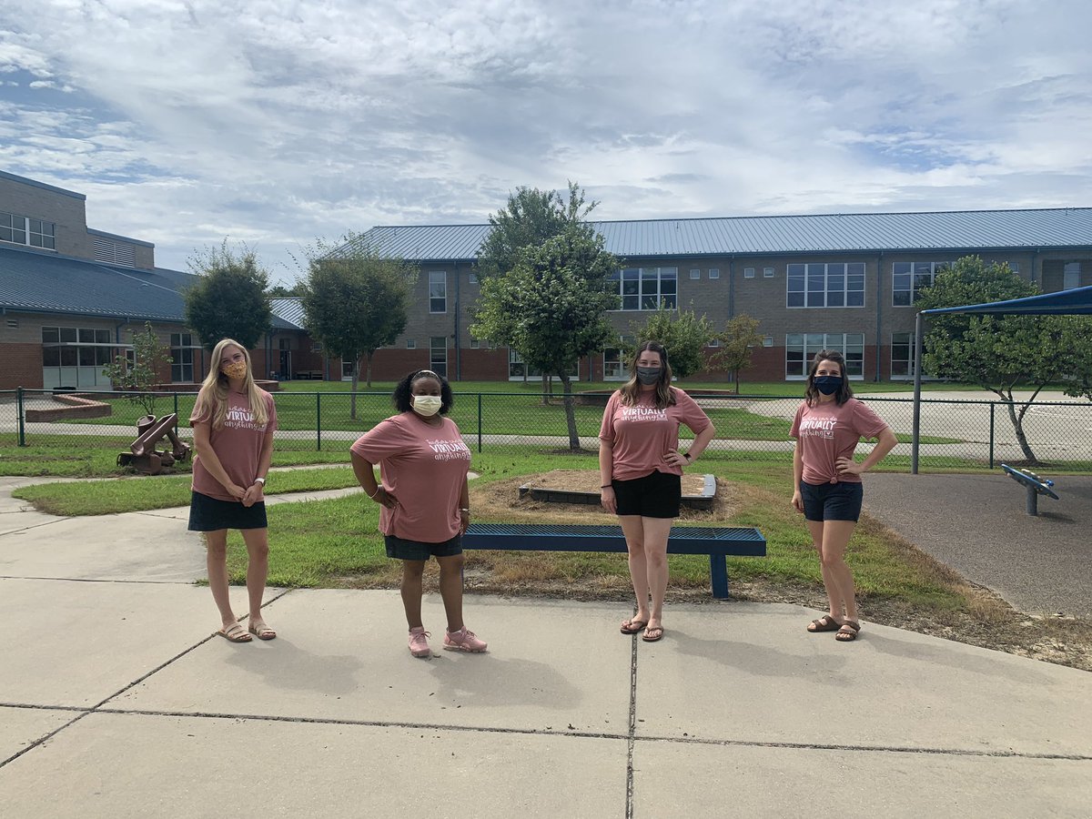The best kinder squad even from a distance 💗🍎👩‍💻 <a href="/EastGarnerES/">East Garner Elementary School</a> <a href="/mrs_vEGES/">Mrs. Juliet Vanderburg</a> <a href="/MrsLBestEGES/">LaConya Best</a>