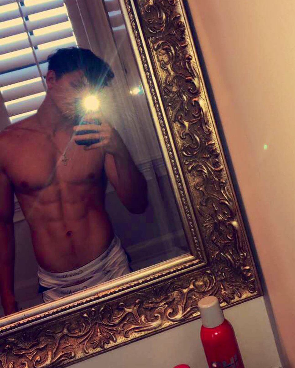 AJJohnsonX's tweet photo. Feeling good as hell https://t.co/XiMb2dl87B