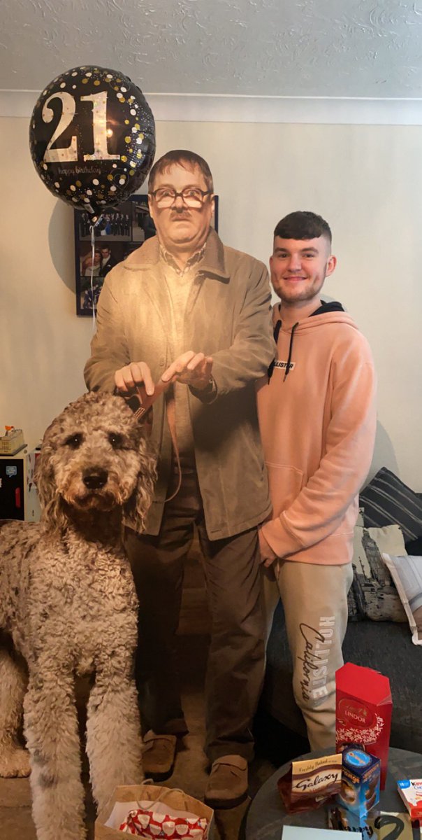 susannah78's tweet photo. ‘You’re now 21? Shalom!!’ His favourite present of all 🤦🏼‍♀️🤣 #FridayNightDinner @FNDEAT #onepoundjackie #shalom #21st #weloveJim #ripwilson https://t.co/6Gi26xfyTO