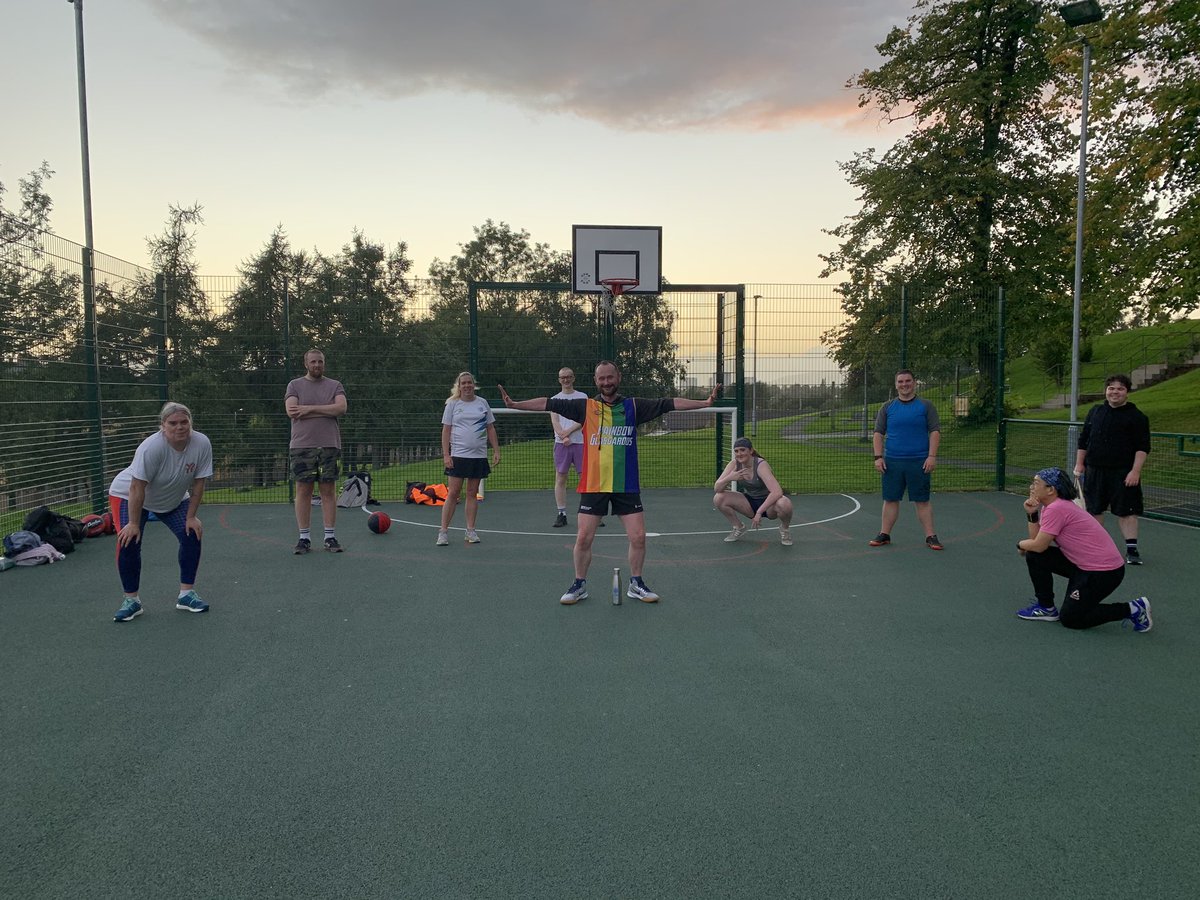 Rainbow Glasgaroos were back tonight for the first time since lockdown! We tried to social distance as best we could, sanitised hands and b-balls. It was so good to see familiar faces again 😍🤩