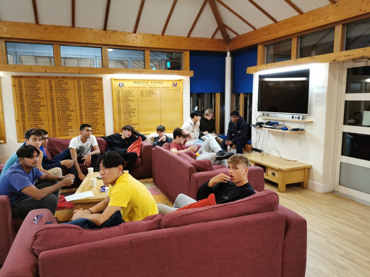 BartleFrereHse's tweet photo. First House Night! Quiz night, year group teams, with hot chocolate and snacks. https://t.co/8guMcI0mp3