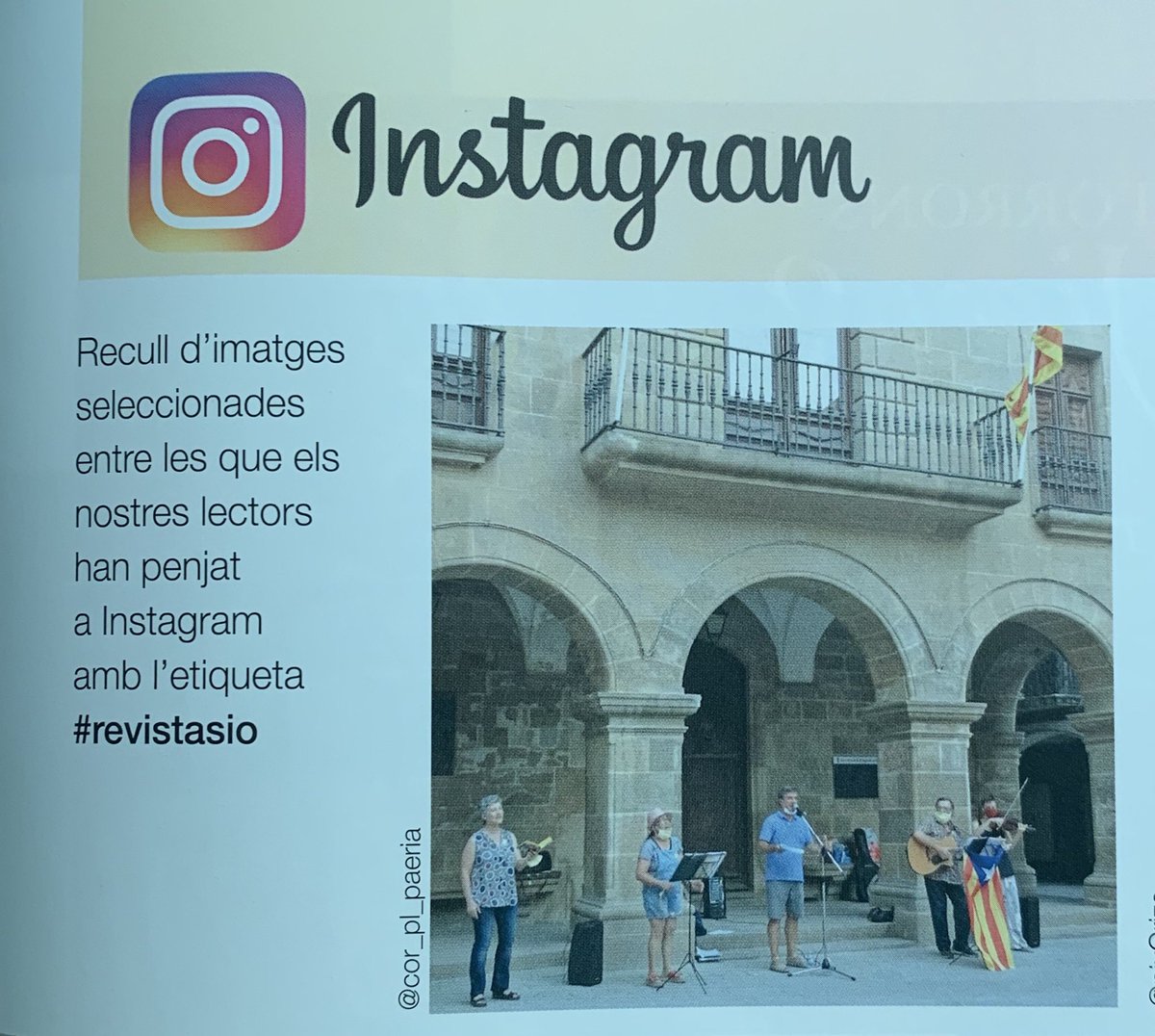 CorPaeria's tweet photo. En el darrer número de la #revistaSió d'#Agramunt s'hi fa ressò de les diferents cantades que hi hem realitzat al llarg de l'estiu. Des del #CorPlaçaPaeria #CantairesDePonent agraïm l'acollida i la participació #llibertatpresospoliticsiexiliats #revistasio @radiosio @OmniumLleida https://t.co/q8BdVN05u8
