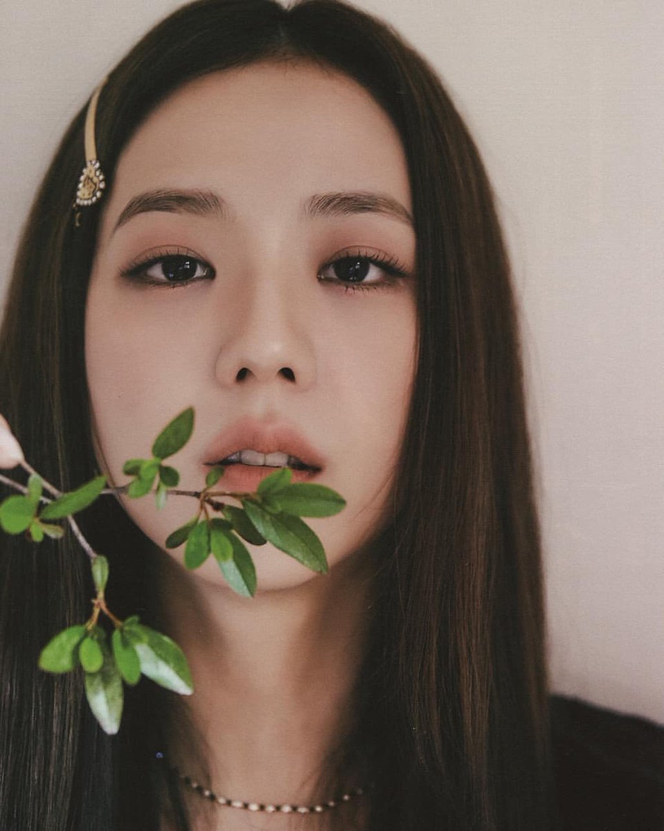 Sarablink9's tweet photo. #blackpink @BLACKPINK #JISOO https://t.co/ACuWwn70VD