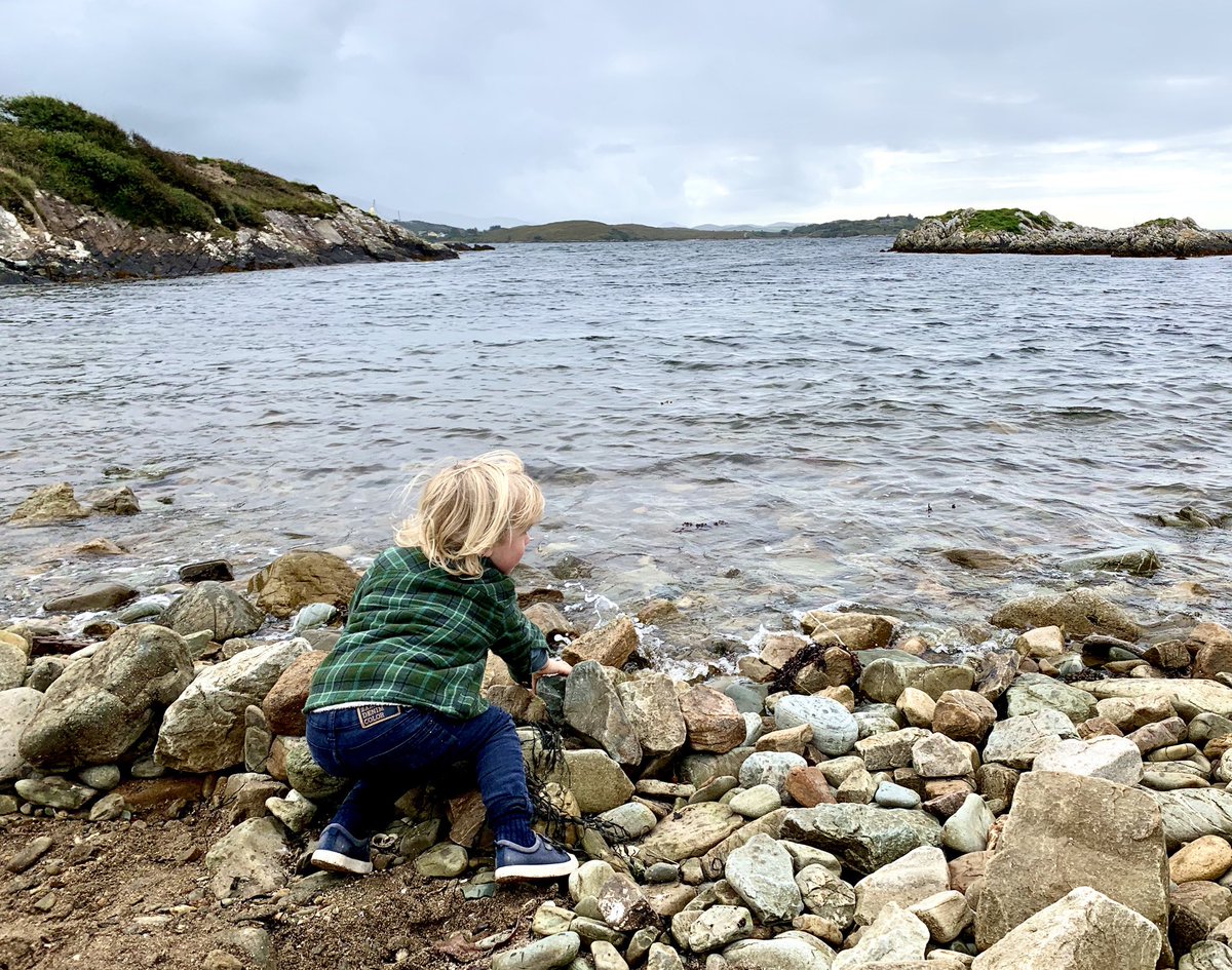 derreen2's tweet photo. No dad - I can keep the sea back we have loads of stones!! #everymomnetcounts @alanstourhead @norrislou https://t.co/zg60CBiDb7