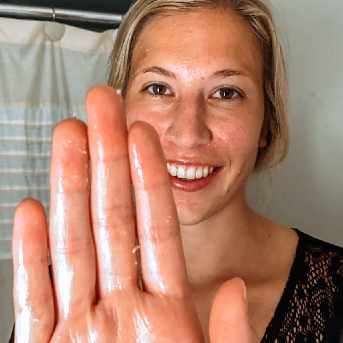 RadicalSkincare's tweet image. "Love the Enzyme Peel! I couldn't believe my eyes! It literally just peeled my dead skin right off. My skin feels smooth and for the first time, it's GLOWING. I highly recommend this product." 💖 @mandielandstrom
