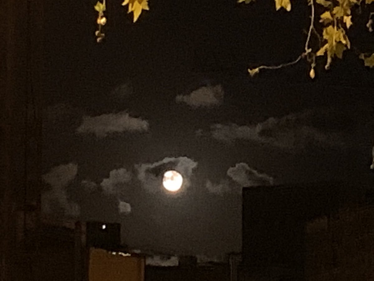 #amazingmoon #bcn #poblenou