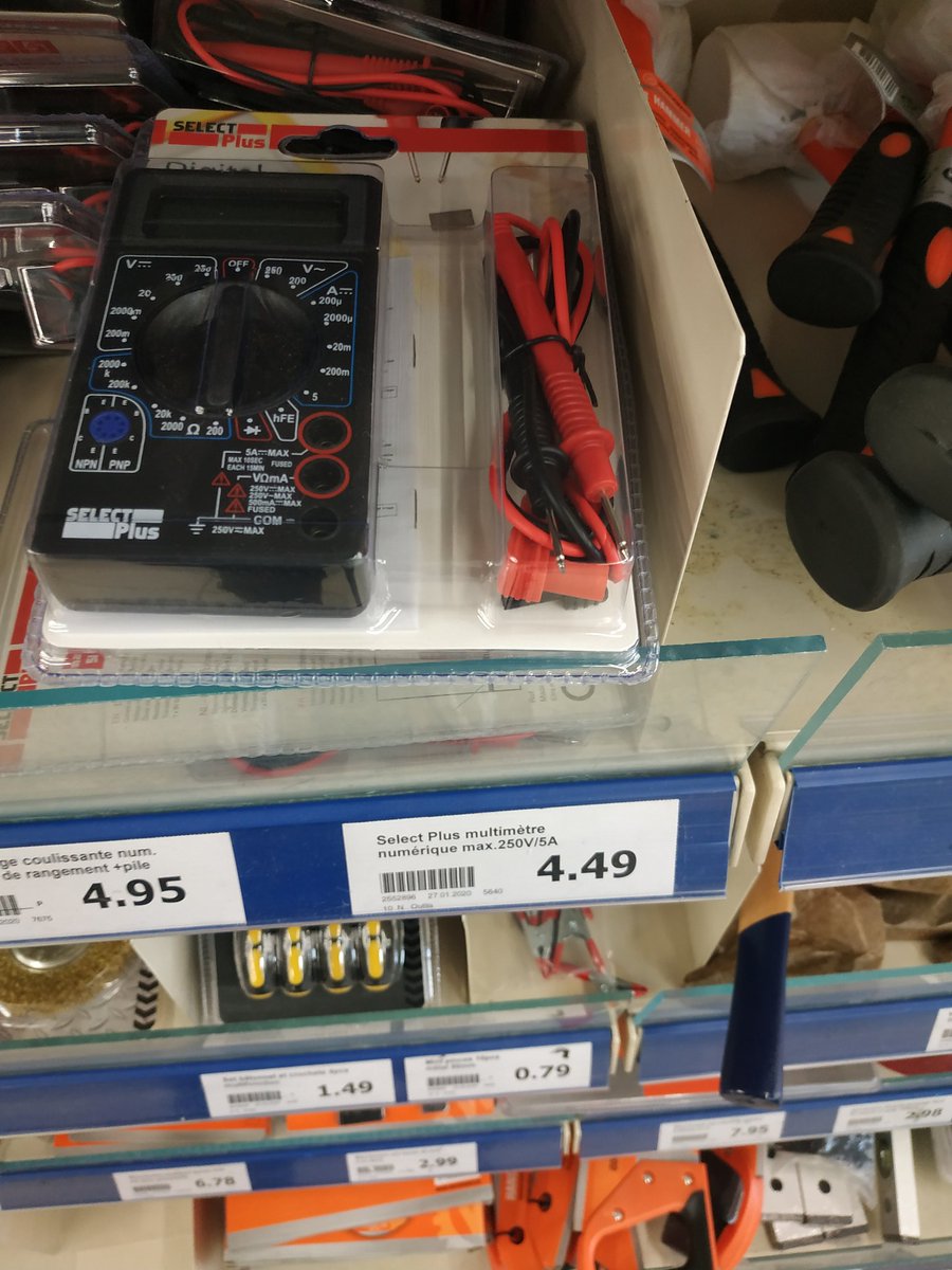 SBalandraud's tweet photo. La légende raconte qu'un Ampère mètre coûte cher...

En réalité : https://t.co/JtCmYH2H3W