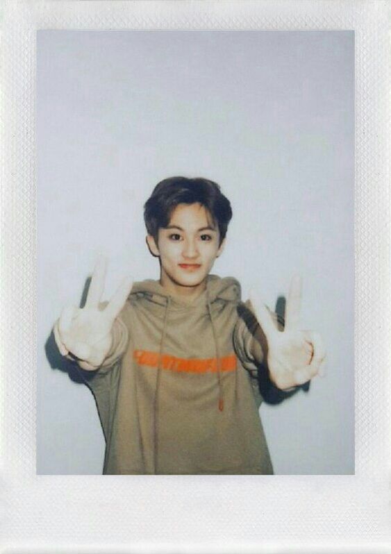dailymarklee's tweet photo. #MARK #마크 #マーク #NCT127 #SuperM https://t.co/H8jsRp0SUU