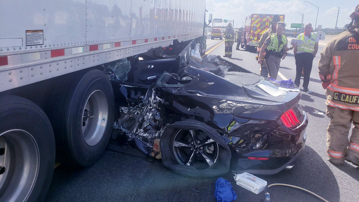 OCFireRescue's tweet photo. #Crash 9 W Beachline. All lanes of 528 Westbound shutdown. Car vs Semi. One female patient transported to ORMC as a trauma alert. @FHPOrlando on scene. https://t.co/gLPZmp9A8o