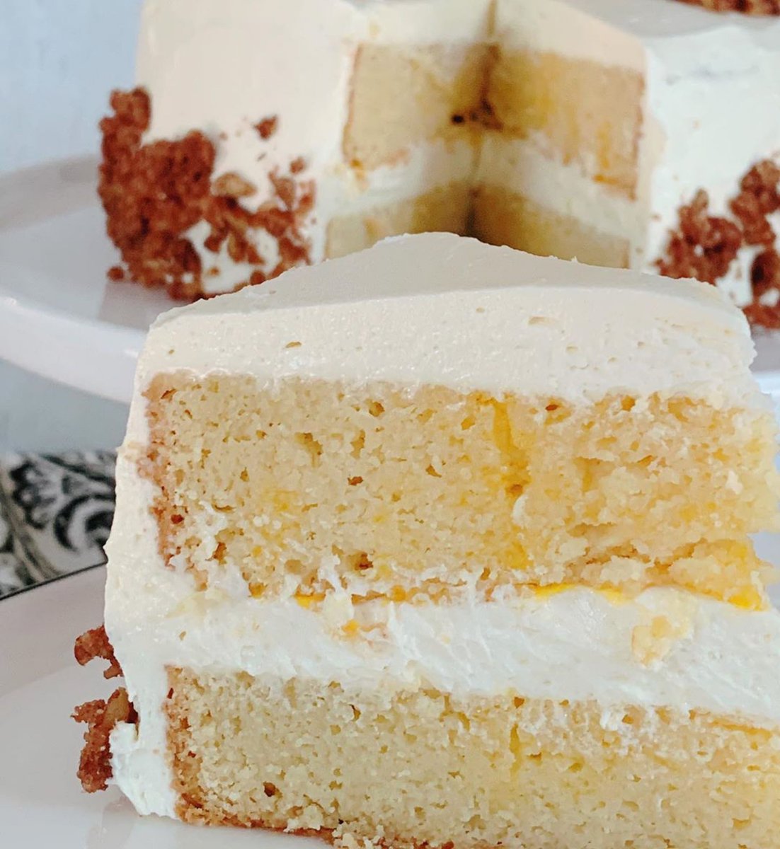 simplydessertsn's tweet photo. Enjoy a slice, or two, of this #sugarfree Peaches and Cream Cake! 🍑 🍰 ⁣⁣⁣
⁣⁣⁣
#SimplyDelishFoodie friend, @killerketocook whipped up a mouthwatering Peach Layered Cake with a light &amp; fluffy yellow cake infused with boozy peach Jel dessert.

https://t.co/m6Rs1z5iHF https://t.co/U0JKIssrg7