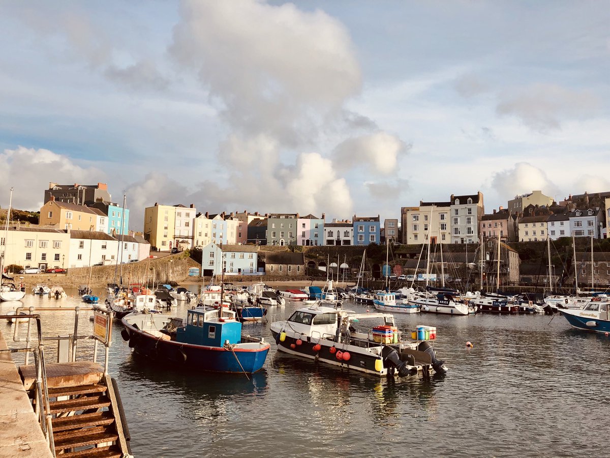 anothergraeme's tweet photo. #Tenby Harbour this evening ⁦@Tenbysailing⁩ https://t.co/0qaaWO8etN