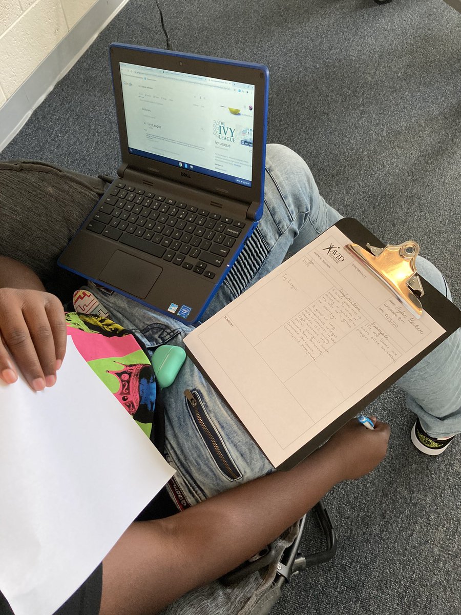 austineastAVID's tweet photo. Focused Notes 3 column style in our freshmen #AVIDelective today with articles of choice from @Newsela These kids are #NOTEworthy!!! @KcSavid https://t.co/48vBQCCtOt