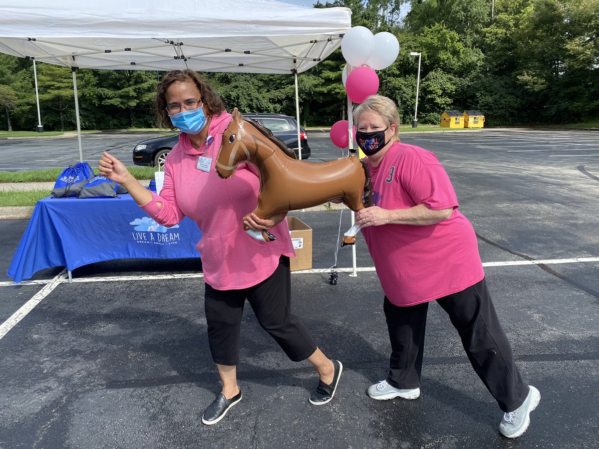 LeighAnnBarney's tweet photo. Had an awesome turnout for our socially distanced Derby themed employee celebration today! Horse racing, drive by boxed lunches, goodie bags and of course some Derby attire. Another way we #C4U. Thank you @Trilogy_FIT for all the planning! #Derbyfun #TrilogyEmployeesRock! https://t.co/NDpf5uktnQ