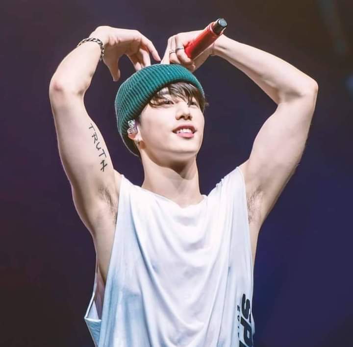 jeongunnieee's tweet photo. Keep sending your birthday wishes to Mark, and as always, support Got7 through it all 💚
#forevermarktuanday
#StanGot7 https://t.co/rVUCRaCtwH