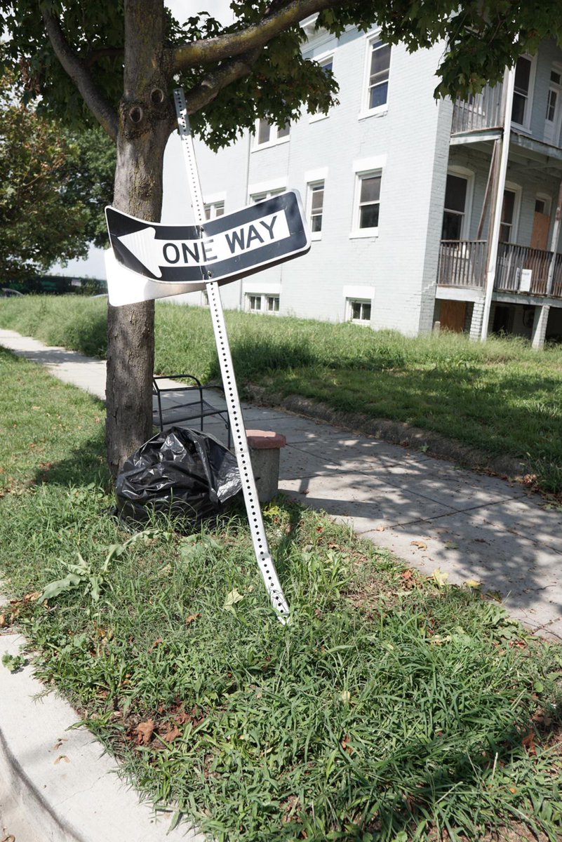 MayorBowser's tweet photo. From sidewalks that need repair to alleys that need a sweep, reach out to our @DCMOCRS for help!

Today, they joined community partners to walk North Capitol St NE and address community concerns.

#BackToBasicsDC https://t.co/6Cb94D7tY0