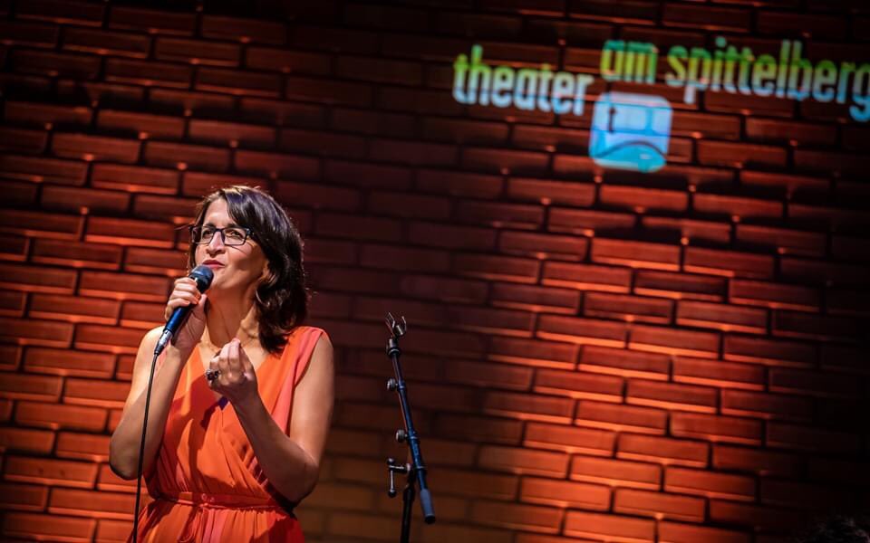 sakinateyna's tweet photo. Me şeva berê li bajarê Viyanayê konsertek pirr xweş li darxist. Em spasiya xwe ji kesên ku me tenê nehîştin re dikin. Ji bo suretên konserta me em spasiya xwe Georg Cizek-Graf re dikin!
#livemusicphotography #kurdishmusic #contemporarysound @TASpittelberg https://t.co/p5mcDhXBsN