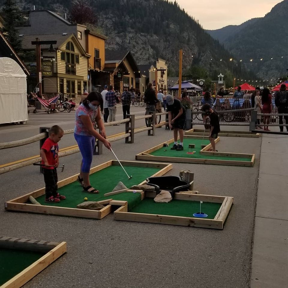 dear_colorado's tweet photo. Family fun right outside the @FriscoLodge in #Colorado. #ThursdayThoughts #thursdayvibes https://t.co/S7LzcF2fWV