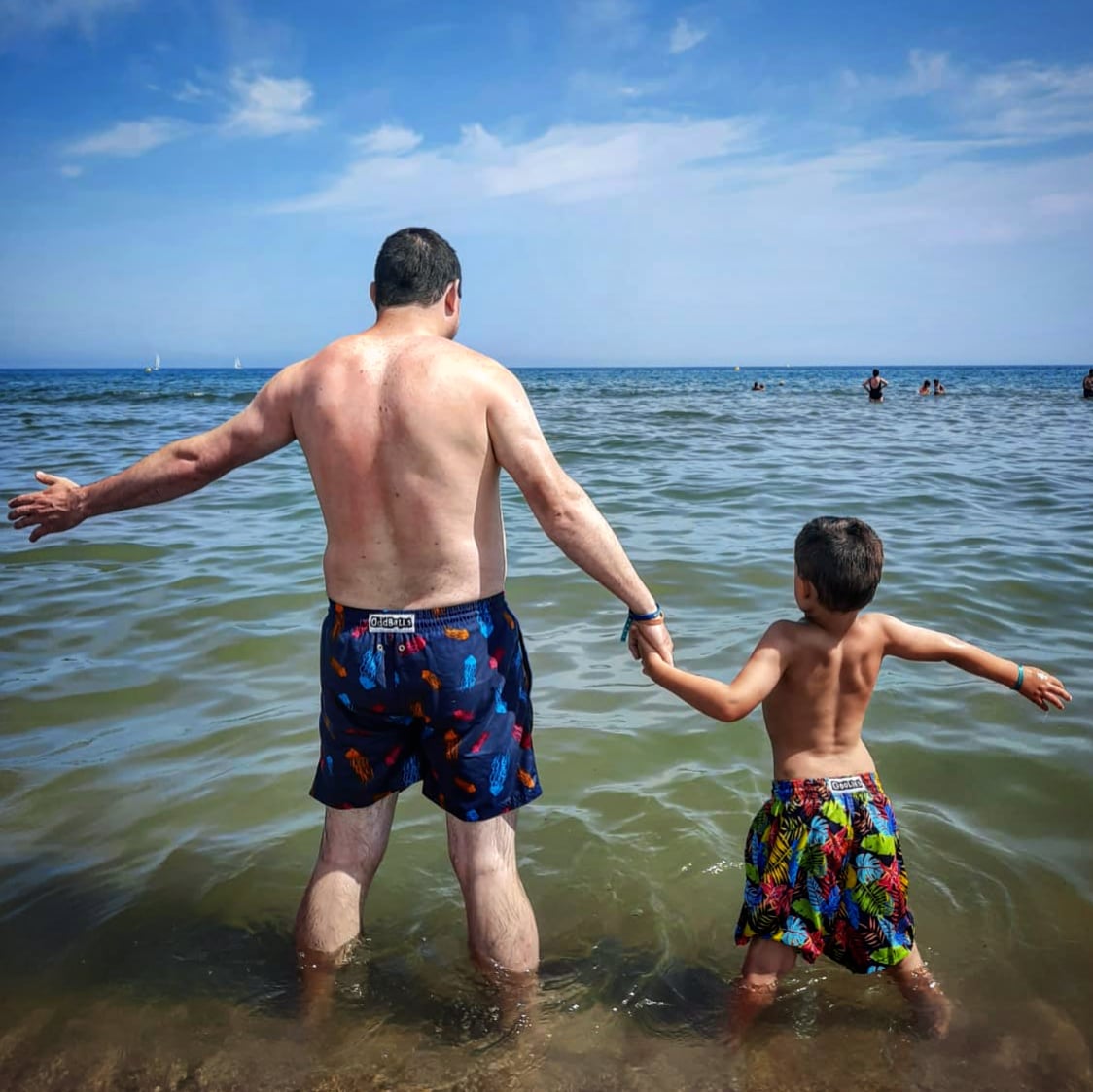 ELetherby's tweet photo. When you take your new @myoddballs for their inaugural dip in the Mediterranean and it's bit chillier than someone was expecting...

#CheckYourTackle #OddBalls #FamilyTime #Seaside https://t.co/QIS5YN0jLl