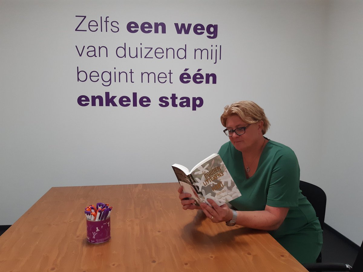 Het is de 3e week dat we weer op school <a href="/Wereldcollege/">Het Wereldcollege</a> bezig zijn. We krijgen extra energie van de cursisten, en natuurlijk ook even de tijd om het boek te lezen van onze oud cursist #TasarIsskreah.  Het boek is te bestellen bij boekscout.nl/shop2/boek.php…